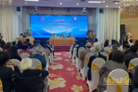 Tọa đàm thu hút sự tham gia của đông đảo các nhà văn, nhà thơ nhiều thế hệ.