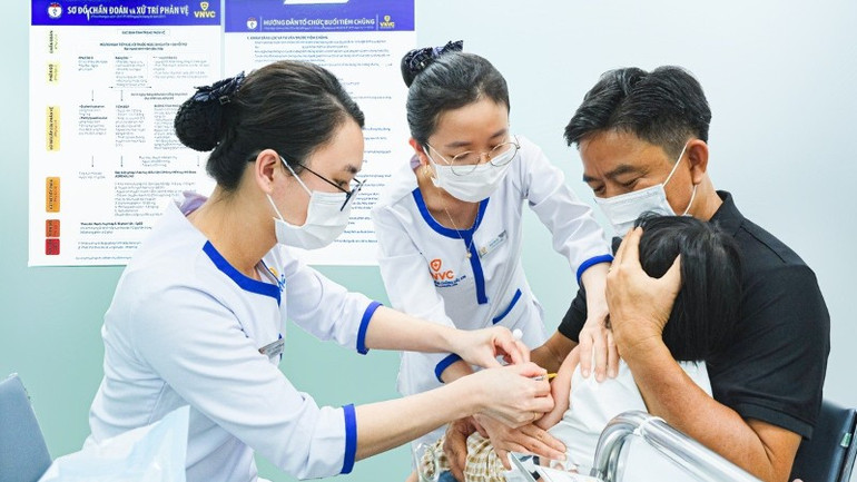 tre-em-tiem-vac-xin-tai-vnvc-6-1-9659.jpg