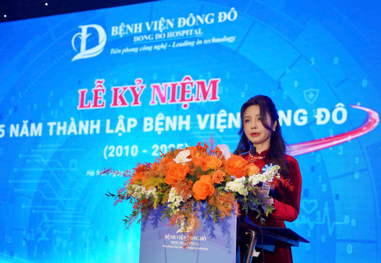 ທ່ານໝໍ ດິງທິເຟືອງທິ, ຜູ້ອຳນວຍການບໍລິຫານໂຮງໝໍດົງໂດກ່າວວ່າ. z7295722727618-05b4564d56330ed9274ae7057000d900.jpg