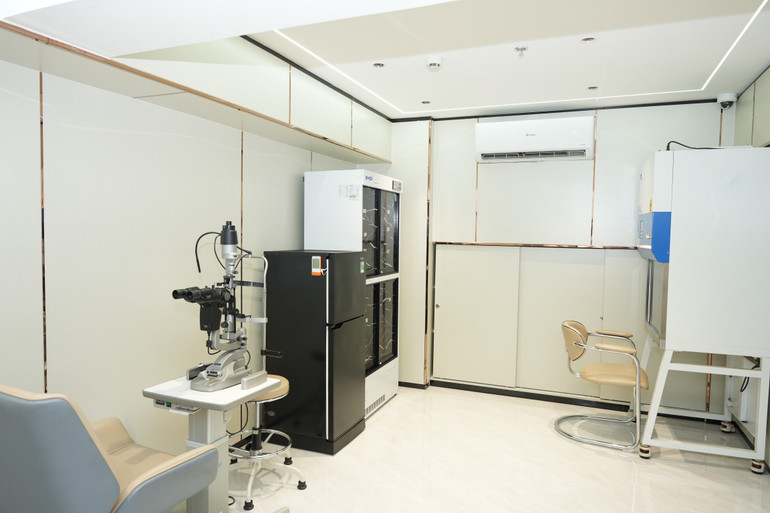 ທະນາຄານ Tissue ຈະປະຕິບັດລະບົບຕ່ອງໂສ້ຂະບວນການທັງຫມົດຕາມມາດຕະຖານສາກົນ, ຕັ້ງແຕ່ການຮັບ, ການກວດ, ການຄວບຄຸມຄຸນນະພາບ, ການເກັບຮັກສາ, ການຕິດຕາມເຖິງການແຈກຢາຍເນື້ອເຍື່ອທາງດ້ານການຊ່ວຍ. dsc04441.jpg