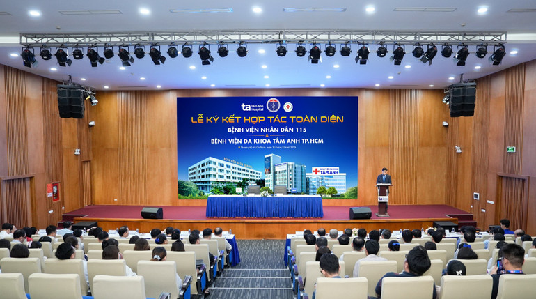 Ông Ngô Chí Dũng phát biểu. ong-ngo-chi-dung-chu-tich-hoi-dong-quan-tri-kiem-tong-giam-doc-he-thong-bvdk-tam-anh.jpg