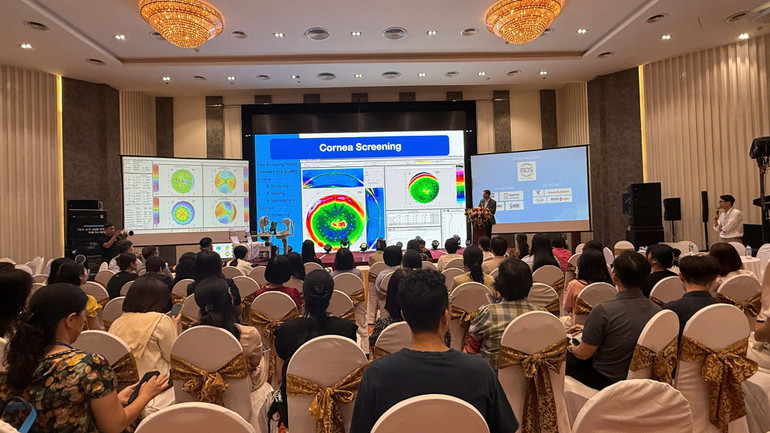 Toàn cảnh buổi đào tạo. z6888660533894-1799a65dac7e092d32d84bb95d7d0e44.jpg