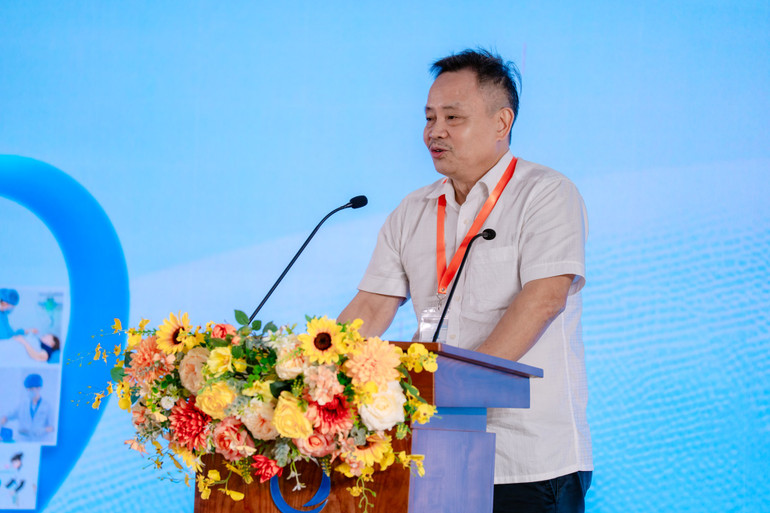 លោកវេជ្ជបណ្ឌិត Tran Quang Huy អនុប្រធានសមាគមគិលានុបដ្ឋាយិកាវៀតណាមបានថ្លែង។ ts-tran-quang-huy-pho-ct-hiep-hoi-dieu-duong-vn.png