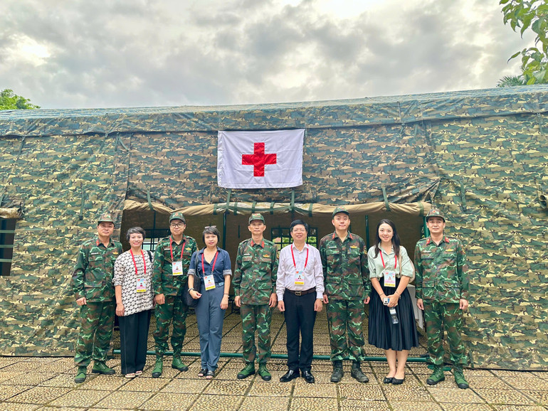Ba Dinh Regional Medical Team inspected by Dr. Nguyen Trong Khoa - Deputy Director. z6951172375397-1a3b771081bb38e5a7adb49fec7879cc.jpg