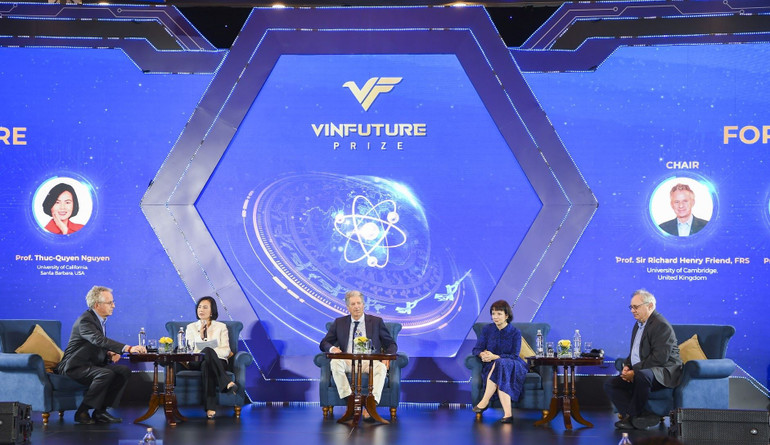 รางวัล VinFuture Prize แสดงให้เห็นถึงบทบาทในการเชื่อมโยงชุมชนวิทยาศาสตร์นานาชาติและระบบนิเวศการวิจัยและนวัตกรรมที่กำลังเติบโตของเวียดนามเพิ่มมากขึ้น anh-2-f.jpg