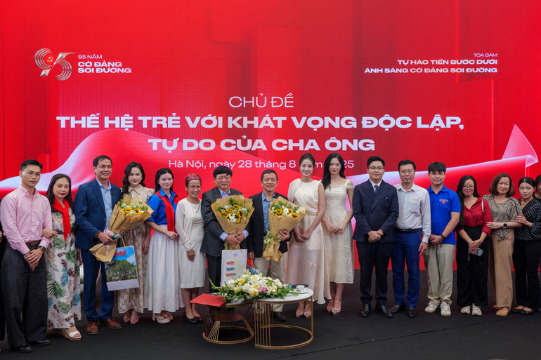 Người trẻ rất yêu lịch sử và muốn tìm hiểu thêm những trang sử hào hùng của dân tộc. 4-1.jpg