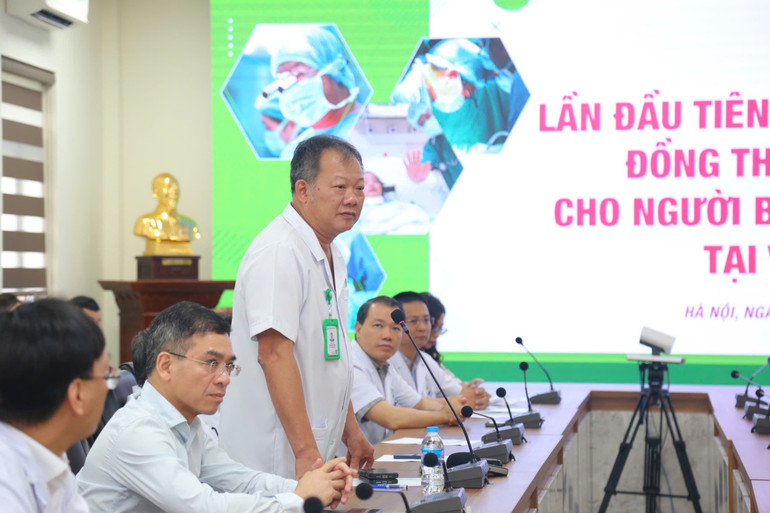 Tiến sĩ, bác sĩ Dương Đức Hùng, Giám đốc Bệnh viện Hữu nghị Việt Đức chia sẻ về ca phẫu thuật. z6901883421839-bf6f5a60e8882601c93ff7d339c1e1a9.jpg
