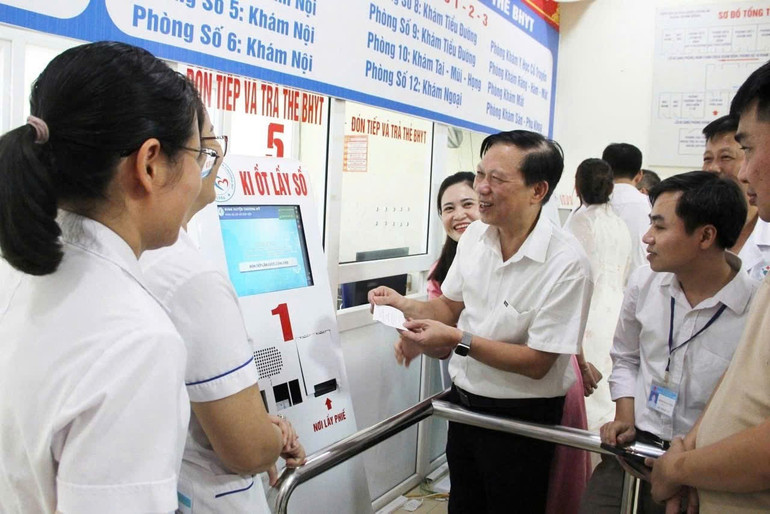 People's Physician, Associate Professor, PhD Tran Quy Tuong, Chairman of the Medical Informatics Association, former Director of the Department of Information Technology (Ministry of Health) said that the Ministry of Health needs to continue to pay more attention and direct more closely the work of digital transformation in healthcare in general and the implementation of EMR in particular. anh-emr-2.jpg