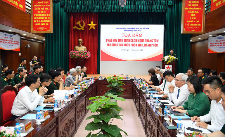Toàn cảnh tọa đàm. z6905112222329-c8e74c90d94c7e01820650a1fc552c55.jpg