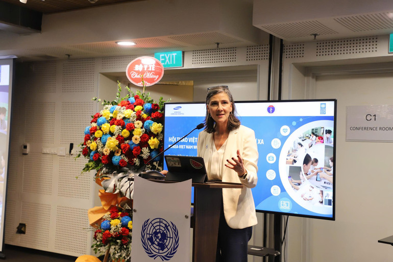 Bà Ramla Khalidi, Trưởng Đại diện thường trú UNDP tại Việt Nam. z6743464605990-86f5f52a562124223ed9fca03bbf9354.jpg