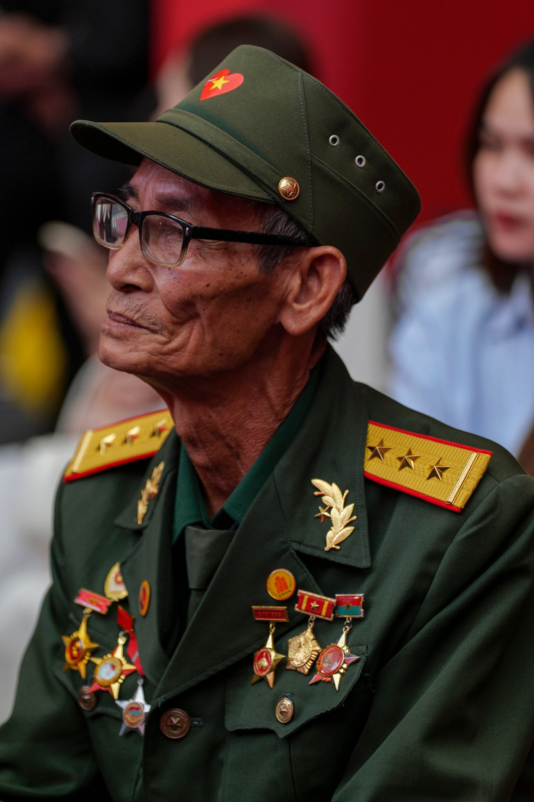 Ông Lưu Xuân Lại xúc động: “Ngày ấy, chúng tôi chỉ có một niềm tin duy nhất: đất nước nhất định phải độc lập, nhân dân nhất định phải tự do". anh-2.jpg