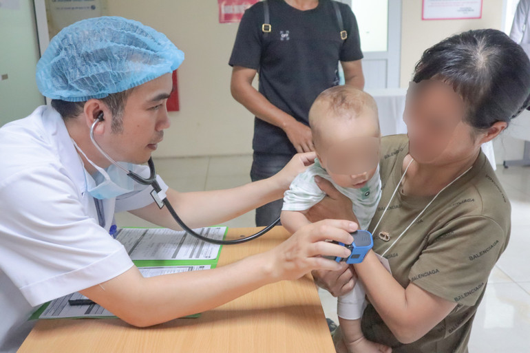 Các bệnh nhi được khám sàng lọc và phẫu thuật miễn phí. 539205042-1290914213044848-8570768857561458807-n.jpg