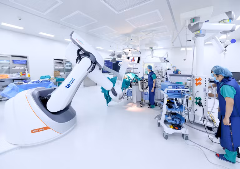 phong-mo-hybrid-sieu-hien-dai-voi-robot-artis-pheno-ho-tro-bac-si-benh-vien-tam-anh-thuc-hien-cac-ca-can-thiep-phau-thuat-phuc-tap-anh-bvdk-tam-anh.jpg
