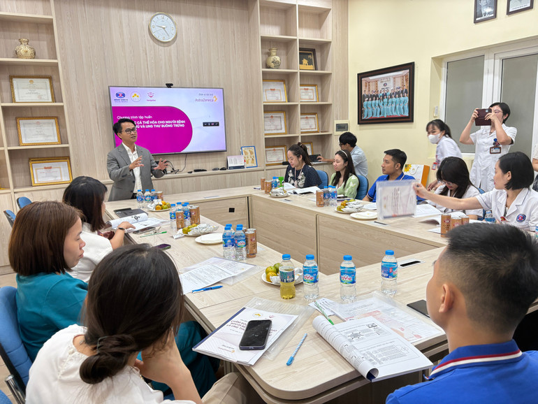 Nền tảng mới sẽ hỗ trợ tư vấn, đồng hành phù hợp ở từng giai đoạn điều trị cho người bệnh. thac-si-bac-si-nguyen-van-cong-vien-truong-vien-ung-dung-cong-nghe-y-te-imt-3.jpg