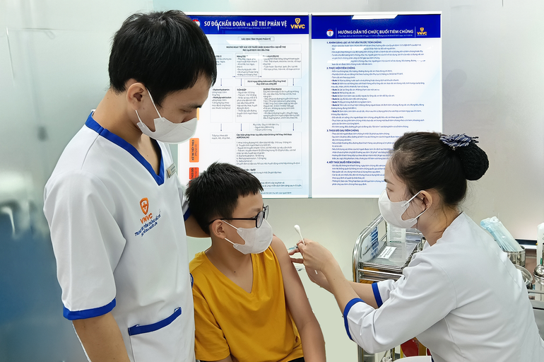 Gia tăng trẻ đi tiêm phòng trước mùa tựu trường. tre-tiem-vac-xin-phong-hpv-tai-vnvc-4.png
