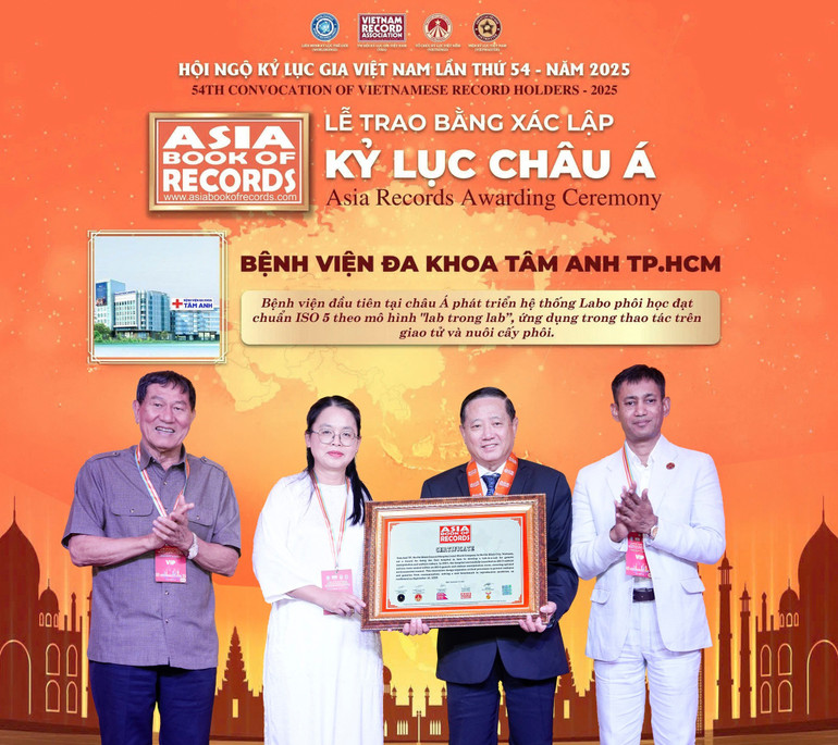 Ê-kíp Bệnh viện đa khoa Tâm Anh Thành phố Hồ Chí Minh nhận kỷ lục châu Á trong lĩnh vực IVF. 3-2.jpg