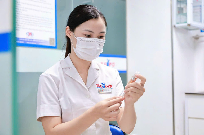 Các chuyên gia khuyến cáo vaccine nên tiêm nhắc lại hàng năm. z7173803108981-ff3bbe33095a23e9c34f4226aa7611eb.jpg
