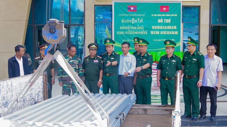 Hỗ trợ tôn lợp nhà cho các hộ dân. bp-ho-tro-3.jpg
