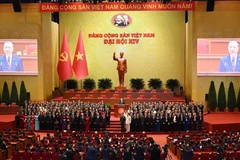 Ban Chấp hành Trung ương khóa XIV ra mắt Đại hội.