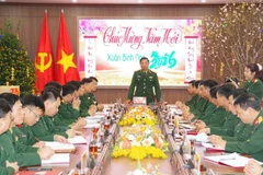 Quang cảnh buổi làm việc, chúc Tết tại Bộ chỉ huy Quân sự tỉnh Thanh Hóa.