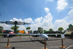 Phương tiện bay không người lái (UAV) đa năng, tầm xa do Tập đoàn Viettel sản xuất tại Triển lãm thành tựu đất nước. (Ảnh: THẾ ĐẠI)