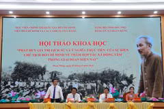 Lãnh đạo Viện Hồ Chí Minh và các lãnh tụ của Đảng, xã Đoan Hùng chủ trì hội thảo.