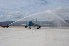 Tàu bay A321 của Vietnam Airlines tại sân bay Điện Biên.