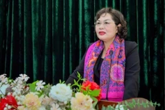 Đồng chí Nguyễn Thị Hồng thay mặt các đồng chí được giới thiệu ứng cử phát biểu tại Hội nghị.