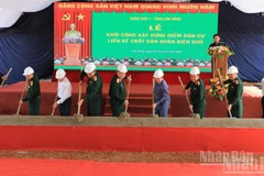 Đại tướng Nguyễn Trọng Nghĩa, Ủy viên Bộ Chính trị, Bí thư Trung ương Đảng, Ủy viên Thường vụ Quân ủy Trung ương, Chủ nhiệm Tổng cục Chính trị Quân đội nhân dân Việt Nam dự Lễ khởi công xây dựng điểm dân cư liền kề chốt dân quân biên giới tại xã Quảng Trực, tỉnh Lâm Đồng.