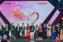 Sau 17 năm, chương trình "Trái tim cho em" đã hỗ trợ phẫu thuật cho gần 7.600 trẻ em, khám sàng lọc khoảng 190.000 trẻ và huy động hơn 250 tỷ đồng từ cộng đồng. (Ảnh ĐỨC THỌ)