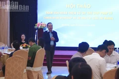 Báo cáo viên trình bày tại Hội thảo.