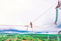 Hệ thống lưới điện. (Ảnh: NGỌC HƯƠNG)