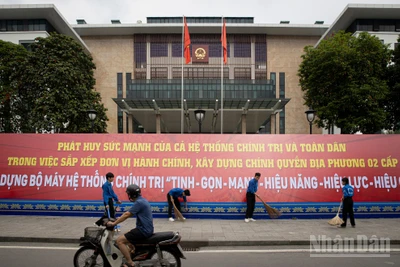 Công tác chuẩn bị cho lễ công bố Nghị quyết của Quốc hội về sáp nhập tỉnh, thành đã sẵn sàng (Ảnh: Sơn Tùng)