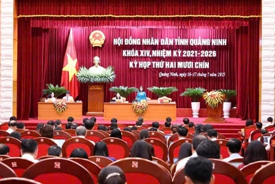 Quang cảnh Kỳ họp Hội đồng nhân dân tỉnh Quảng Ninh khóa XIV, nhiệm kỳ 2021-2026.