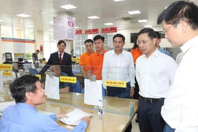 Trung tâm Phục vụ hành chính công phường Đông Triều trong sáng 1/7.