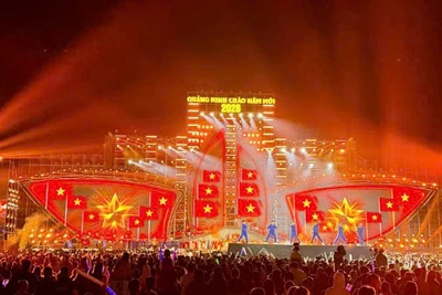 Xuyên suốt chương trình là thông điệp “Kỷ luật-Đồng tâm, kiến tạo tương lai” với khát vọng vươn lên của Quảng Ninh trong giai đoạn mới.