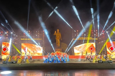 Chương trình nghệ thuật đặc sắc diễn ra tại Quảng trường Đại Đoàn Kết (phường Pleiku, tỉnh Gia Lai).