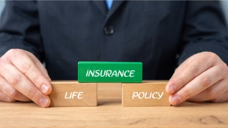 Bảo hiểm nhân thọ là một trong những công cụ giúp gia đình giảm thiểu tác động tài chính trước các rủi ro bất ngờ.