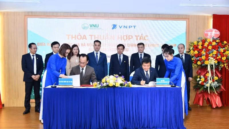 Lễ ký kết giữa Tập đoàn VNPT và Đại học Quốc gia Hà Nội.