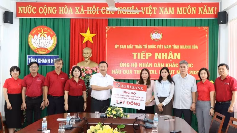 Agribank hỗ trợ khẩn cấp các tỉnh Nam Trung Bộ và Tây Nguyên