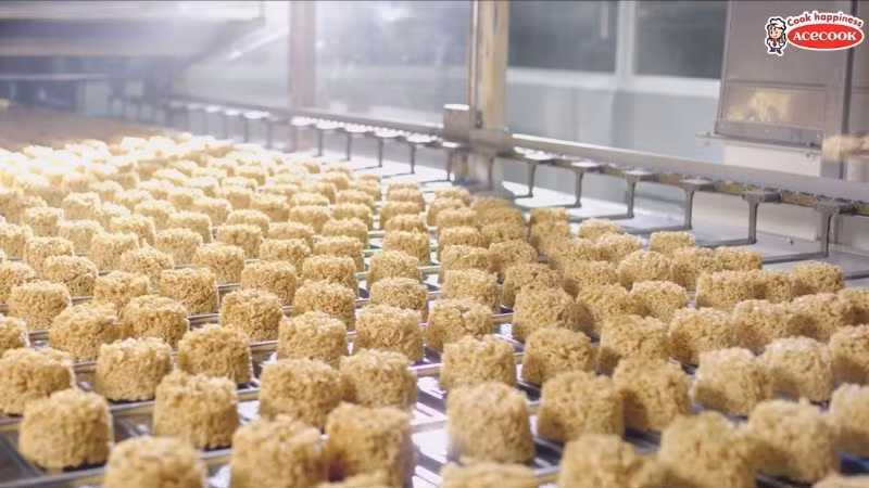 Quy trình sản xuất những sản phẩm mì ăn liền an toàn an tâm tại Acecook Việt Nam.