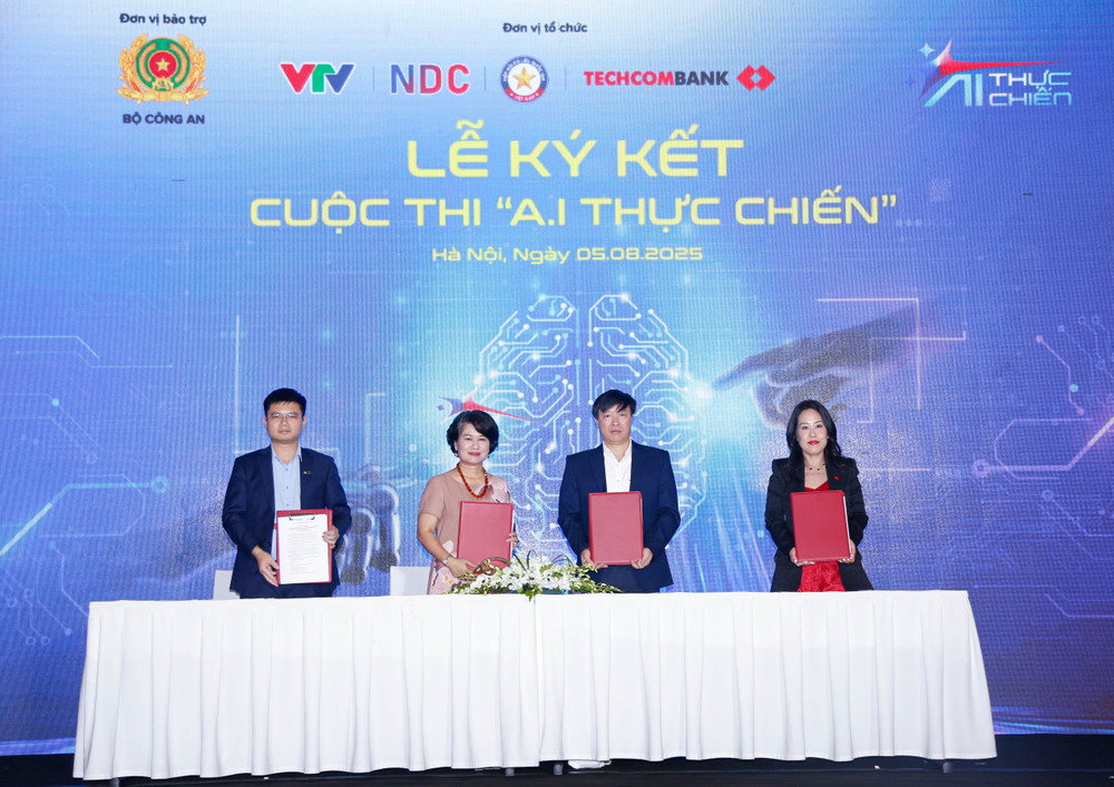 Các bên ký kết tổ chức cuộc thi “A.I Thực chiến”.