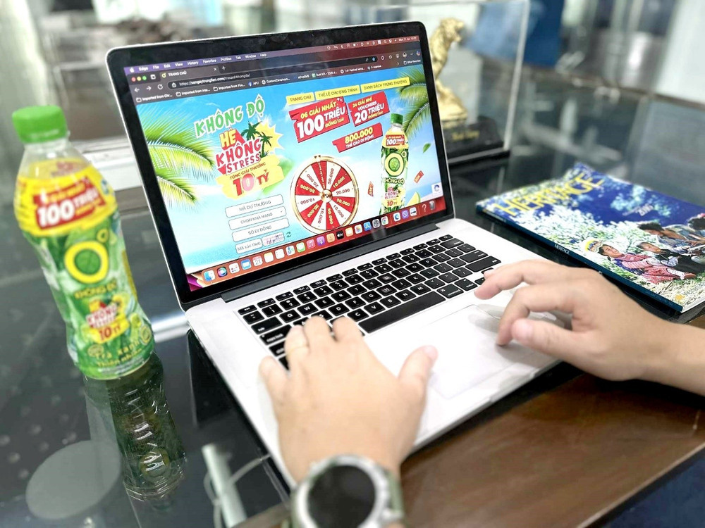 Hãy giải nhiệt ngay với trà xanh không độ và nhanh tay xé nhãn tham gia chương trình khuyến mãi để có cơ hội trúng các giải thưởng cực khủng trong những ngày cuối. tan-hiep-phat-5.jpg