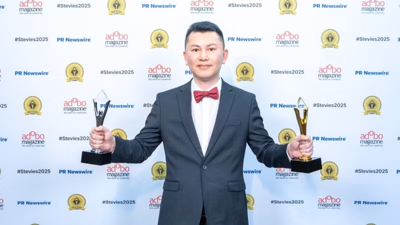 Ông Trần Thanh Phương vinh dự nhận 2 Giải Vàng IBA Stevie Awards.