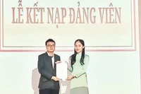 Ngô Thu Hà được kết nạp Đảng từ khi còn là sinh viên Trường đại học Y Hà Nội.
