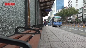 [Video] Hà Nội tăng cường 20 tuyến xe buýt phục vụ đại lễ A80