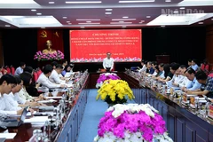 Đồng chí Lê Hoài Trung, Bí thư Trung ương Đảng, Chánh Văn phòng Trung ương Đảng làm việc với Ban Thường vụ Tỉnh ủy Sơn La.