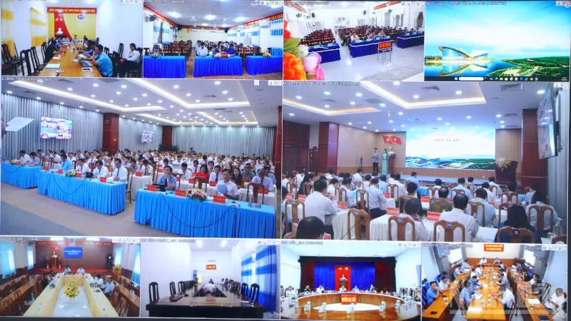 Hội nghị tại Cà Mau được tổ chức trực tiếp kết hợp trực tuyến với điểm cầu các xã, phường trong toàn tỉnh.