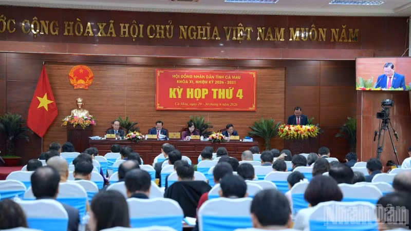 Quang cảnh kỳ họp giữa năm của Hội đồng nhân dân tỉnh Cà Mau.