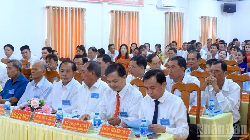 Quang cảnh Đại hội đại biểu lần thứ nhất Đảng bộ xã Tạ An Khương.